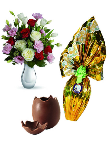 Uovo pasqua con rose miste